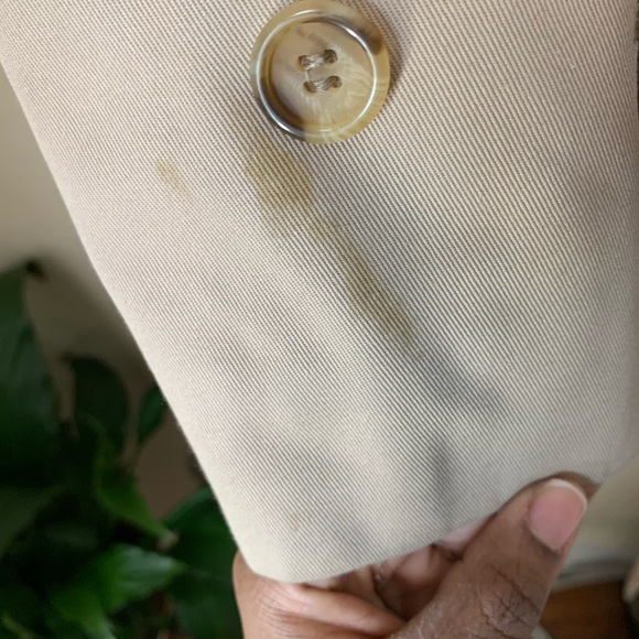 Burberry London Men Trench Coat. - Picture 5 of 8